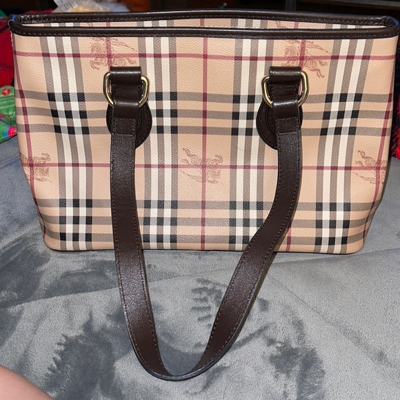 Burberry 100% Authentic tote bag excellent condition - Picture 1 of 17